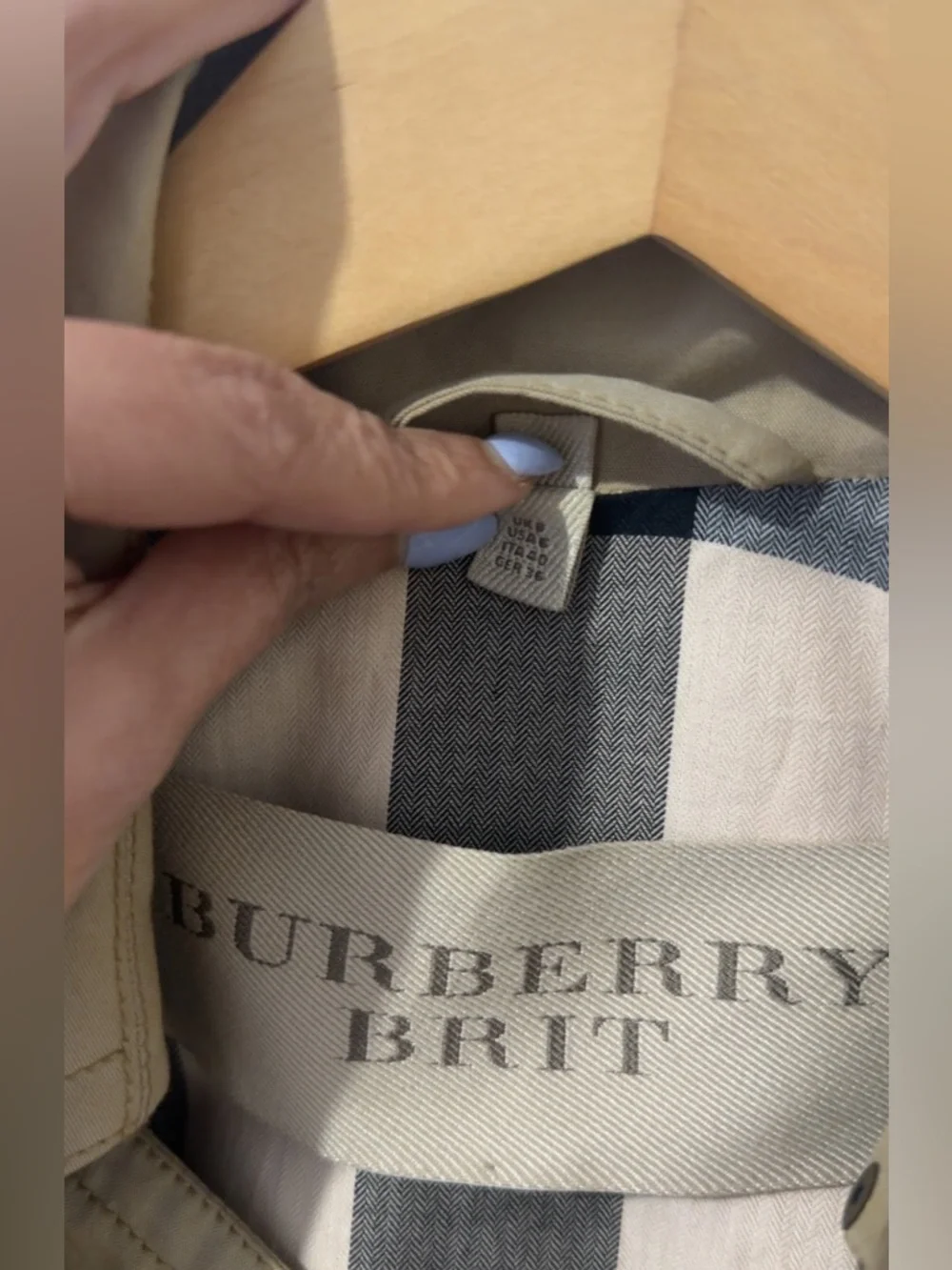 Burberry Brit Women's Tan Trench Coat - Lightweight Belted Jacket - Picture 3 of 5